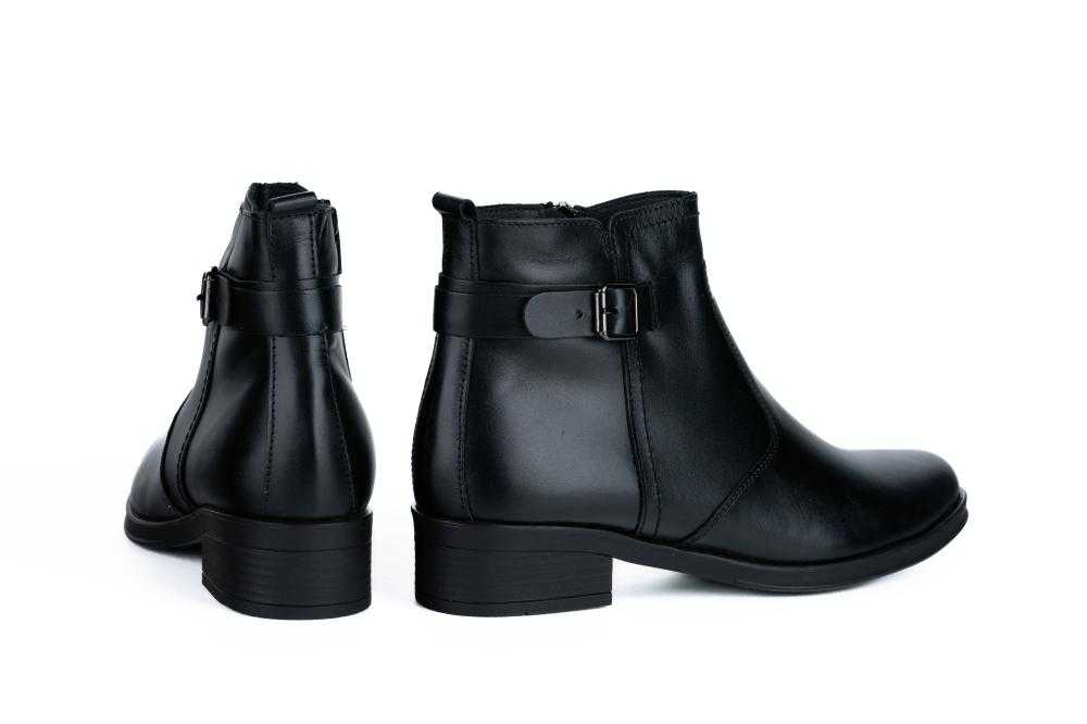 Ghete Negre de Dama din Piele Naturala - 4024